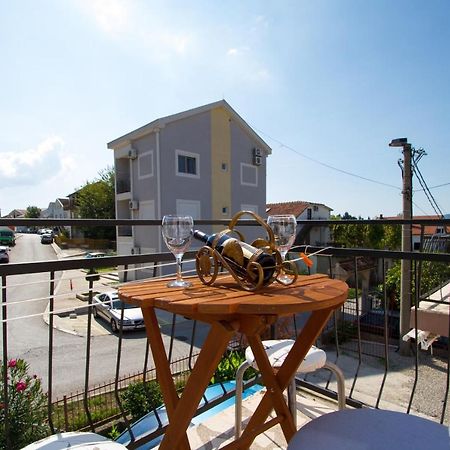 Belane Apartments Тиват Екстериор снимка