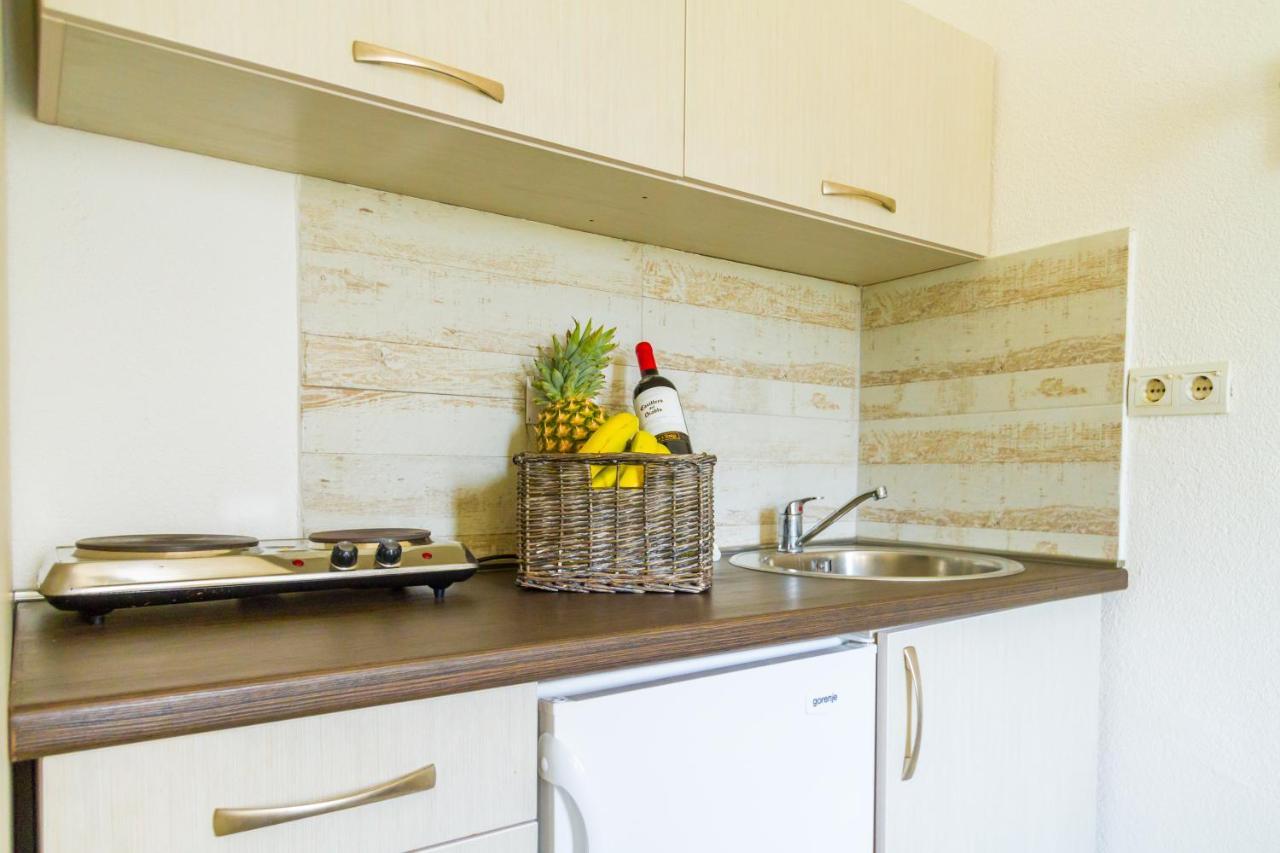 Belane Apartments Тиват Екстериор снимка