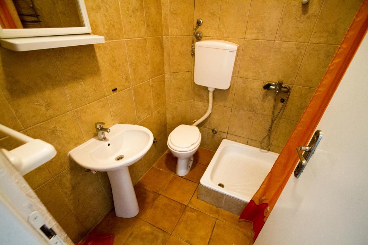 Belane Apartments Тиват Екстериор снимка