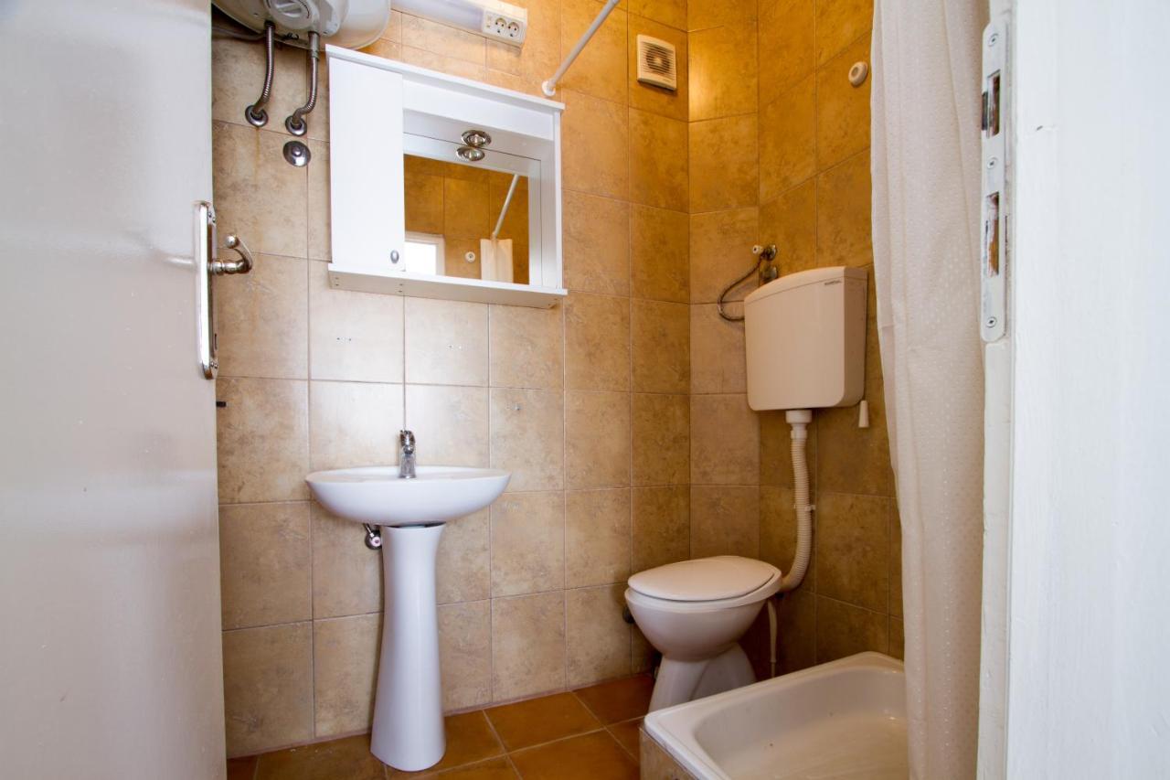 Belane Apartments Тиват Екстериор снимка