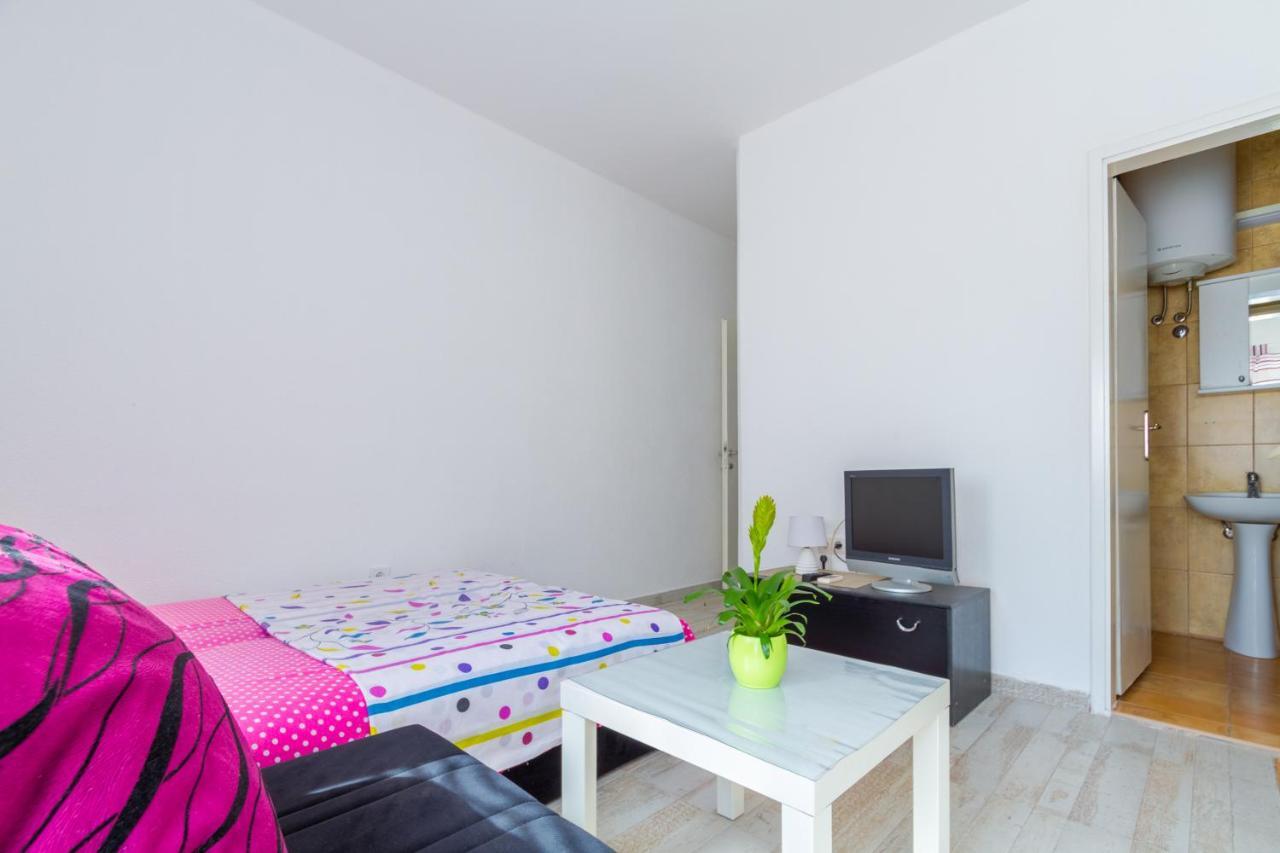 Belane Apartments Тиват Екстериор снимка