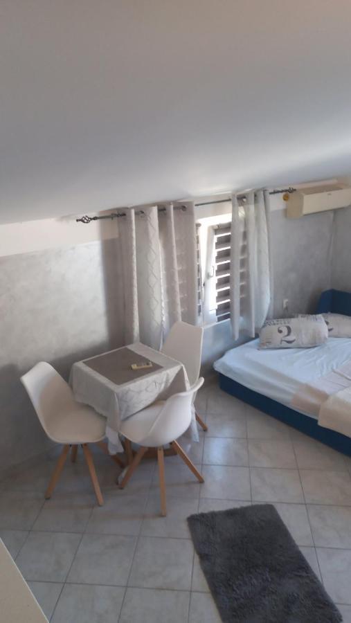Belane Apartments Тиват Екстериор снимка