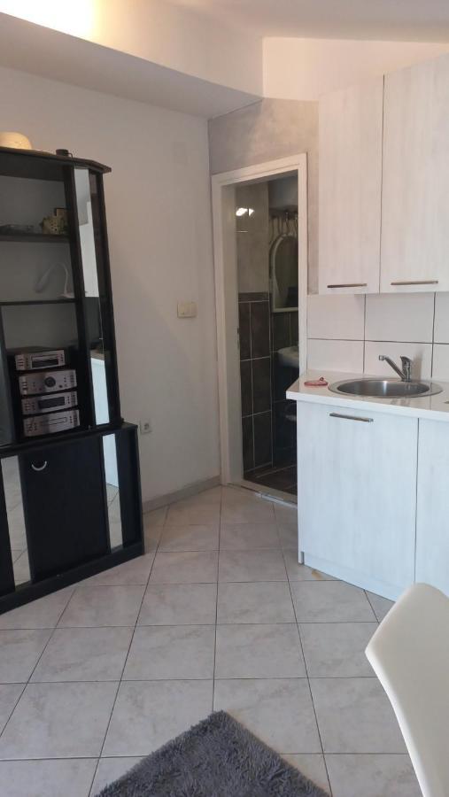 Belane Apartments Тиват Екстериор снимка