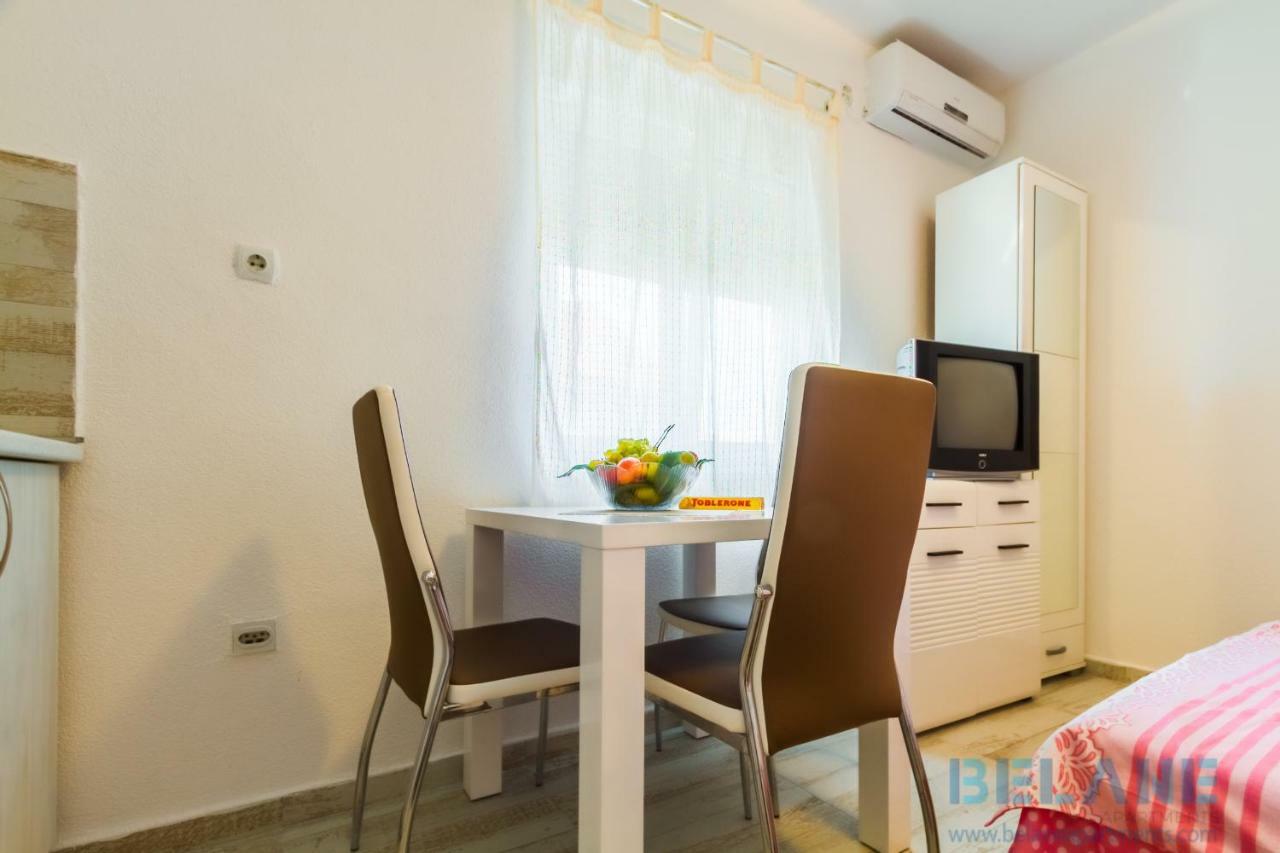 Belane Apartments Тиват Екстериор снимка