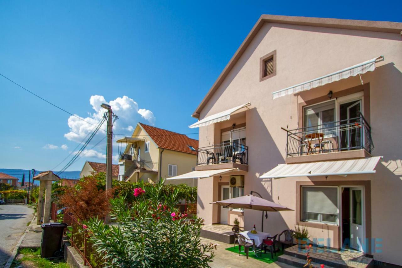 Belane Apartments Тиват Екстериор снимка